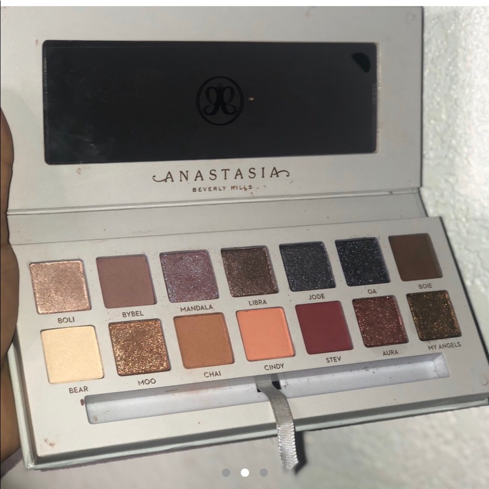 ANASTASIA x CARLI BYBEL PALETTE